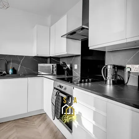 Urban City Stay - Sja Stays - Modern 2 Bed Apartment Aberdeen Room photo